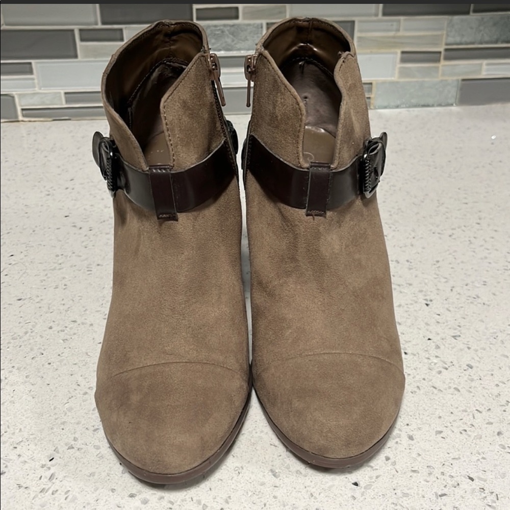 Carlos Santana Low Cut Boots